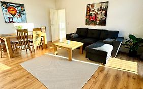 Schicke Wohnung im grünen Hinterhof
